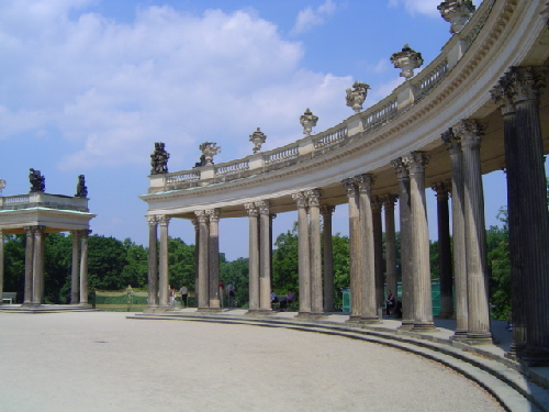 Schloss Sanssouci%3a colonnade